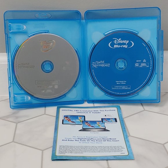 Disney's FROZEN and TINKERBELL: LEGEND OF THE NEVERBEAST Blu-Ray + 4 DVD Set - Picture 4 of 7